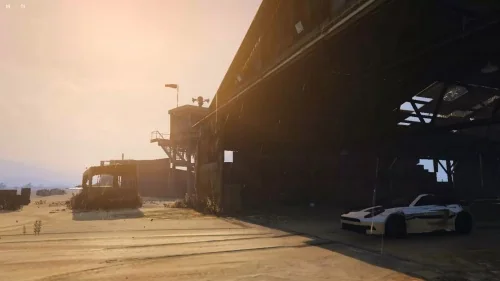 Белый спортивный автомобиль из GTA 5